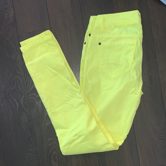 Neon yellow skinny pants - Picture 1 of 4